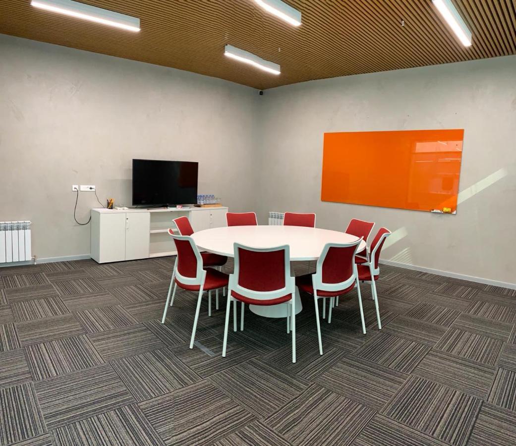 阿斯坦纳 Iq Coworking酒店 外观 照片