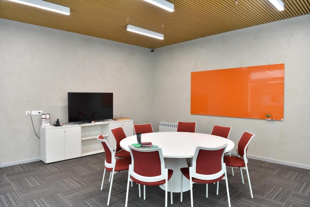 阿斯坦纳 Iq Coworking酒店 外观 照片